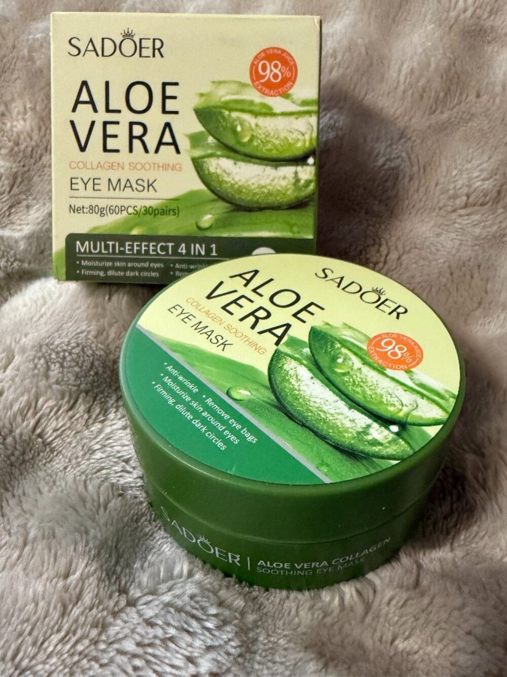 Sadoer Aloe Vera Eye Mask Tubs, Hydrogel Patches to depuff, hydrate, soothe